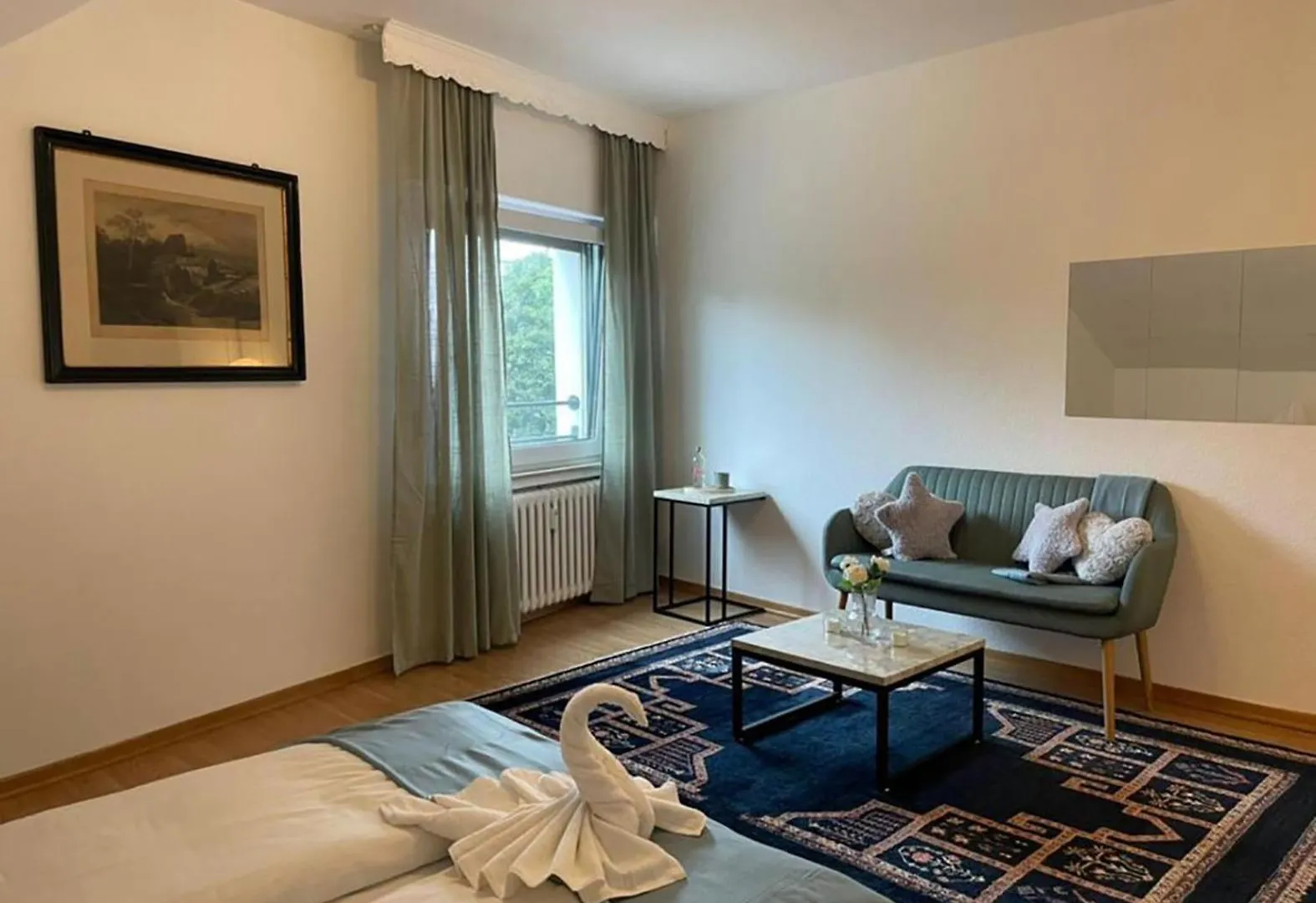 Bright And Stylish Apartment Steps Away From The Rhine Köln